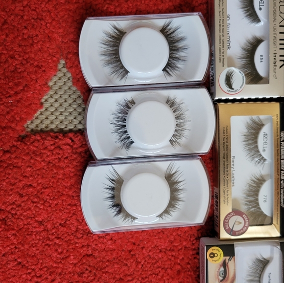 10 unopened strip lashes with glue - Picture 4 of 5